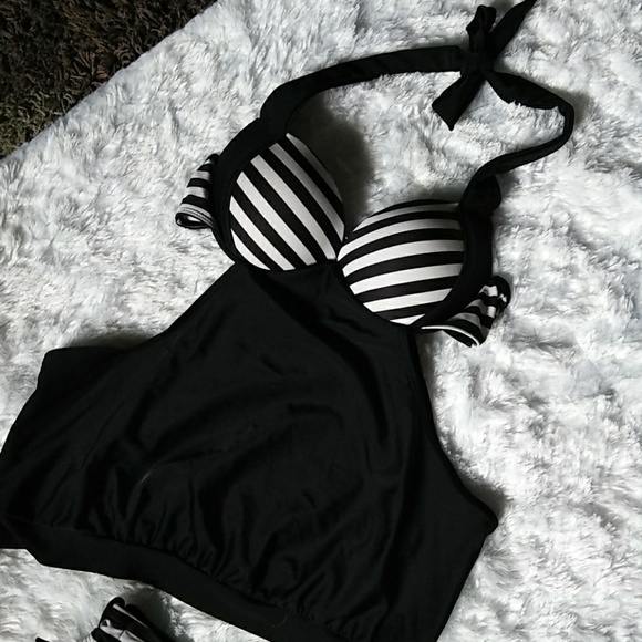 SM: BLACk&WHITE TANKINI - Picture 2 of 8